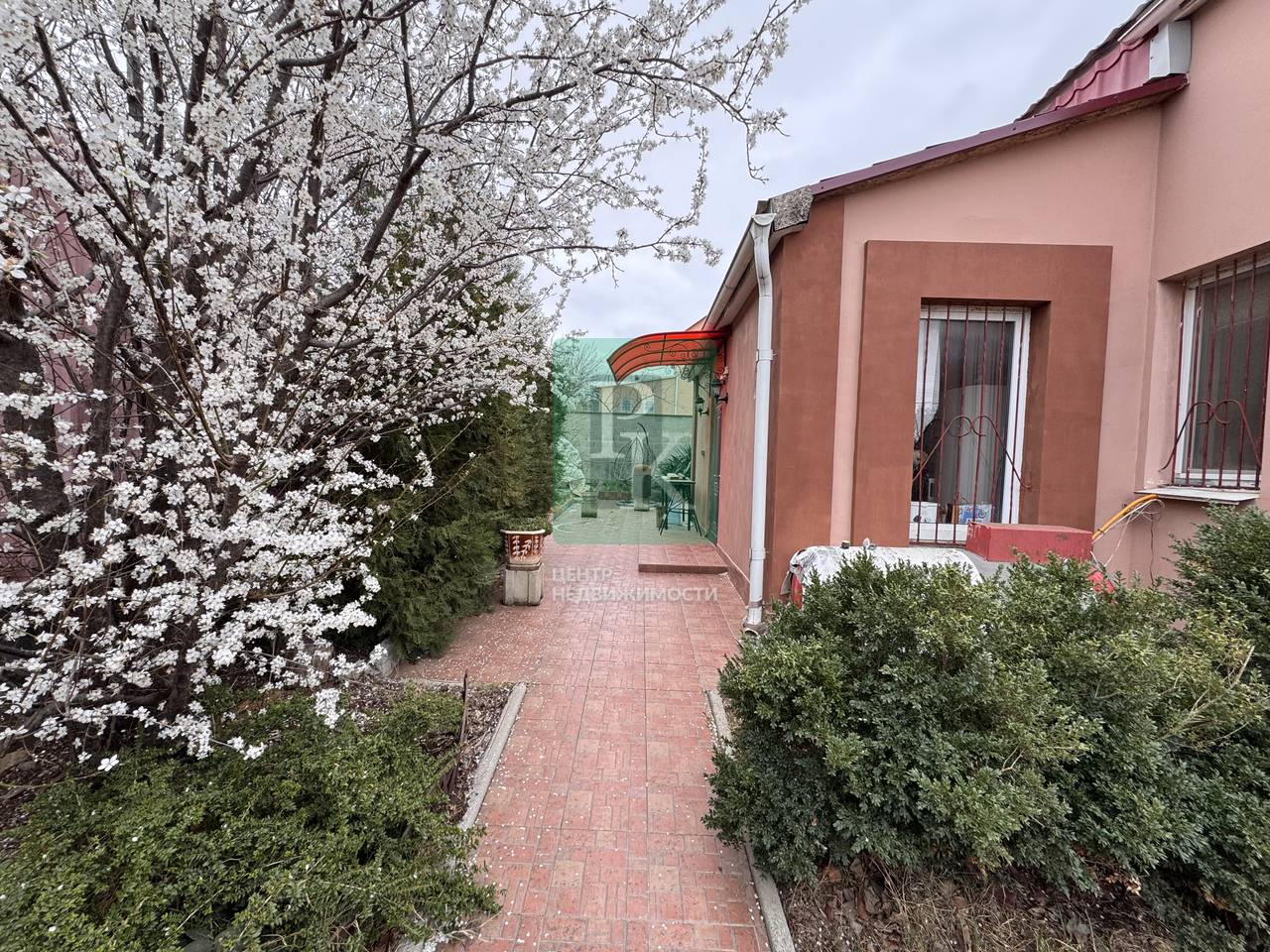 Дом, 220 м²