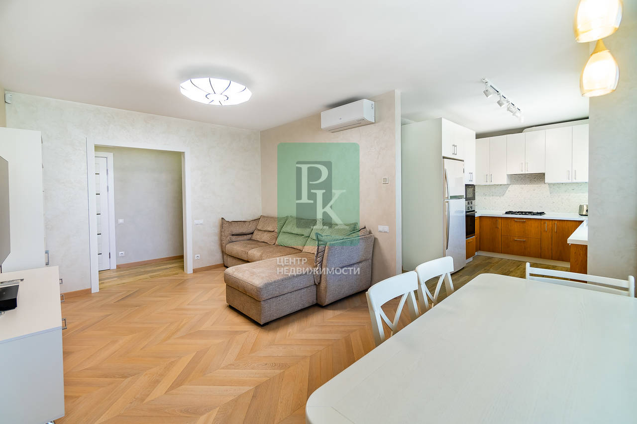 5-комн. квартира, 145 м²