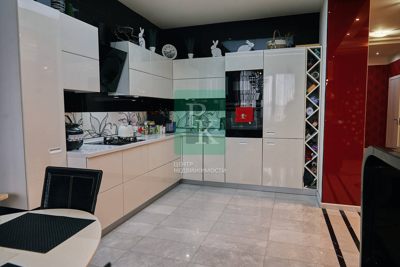 2-комн. квартира, 145 м²
