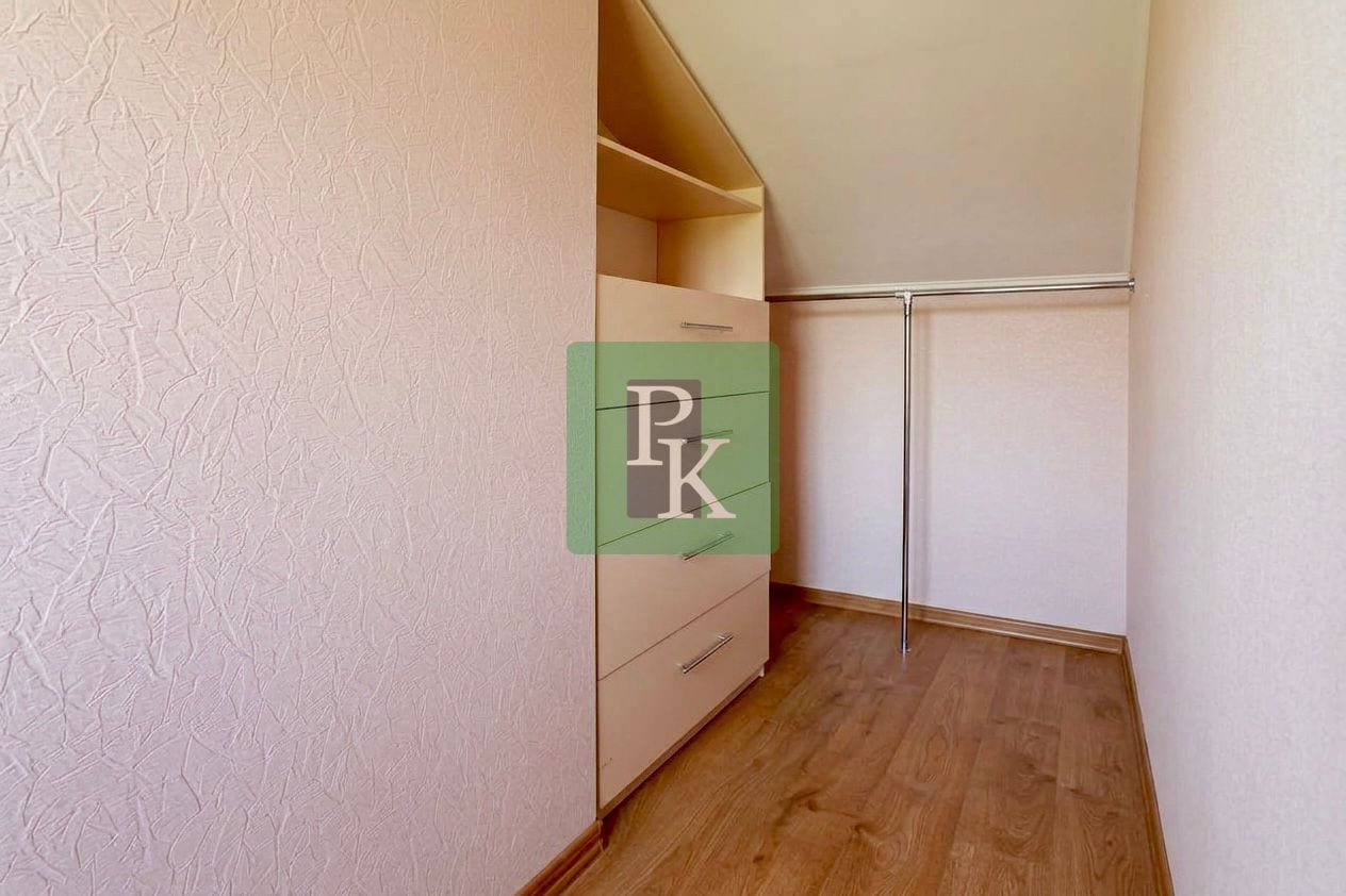 6-комн. квартира, 96.7 м²