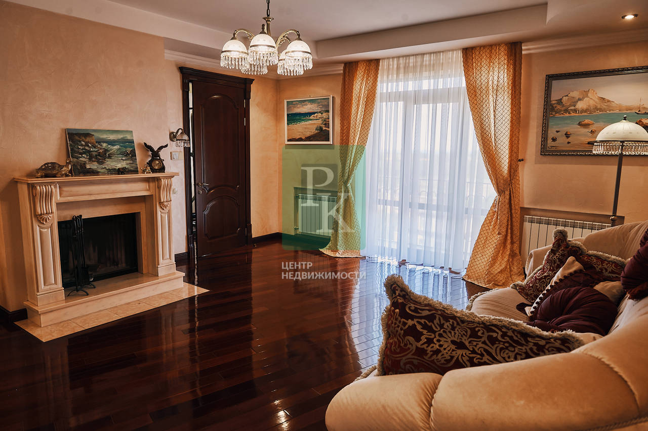 6-комн. квартира, 233 м²