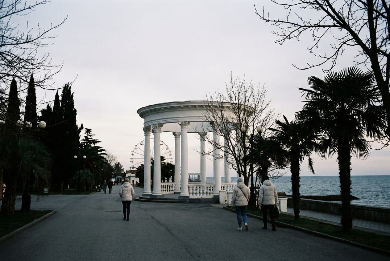 Приморский парк в Алуште: где фотографироваться туристам и спокойно гулять местным